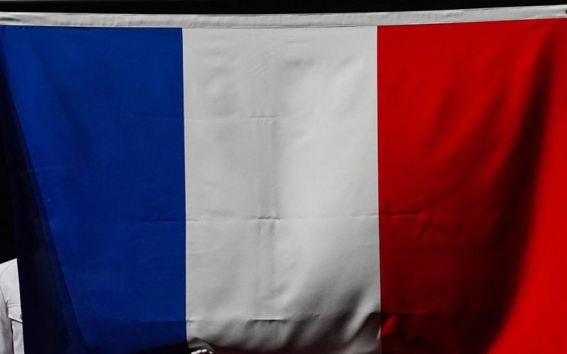 Тысячи клиентов французских банков столкнулись с перебоями в работе систем